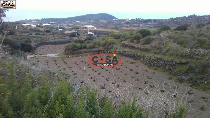 Casa trilocale in vendita in Pantelleria