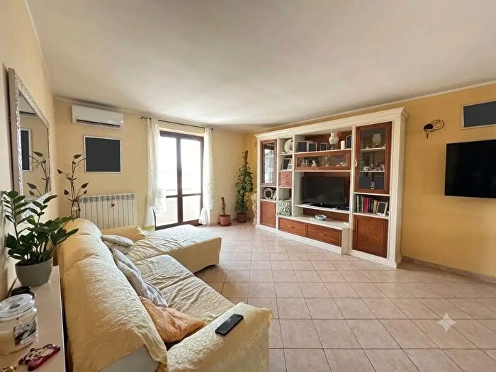 Casa con 8 locali in vendita in Casarano