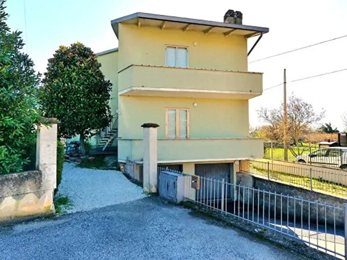 Appartamento con 5 locali in vendita in Via Sportella Marini, Foligno