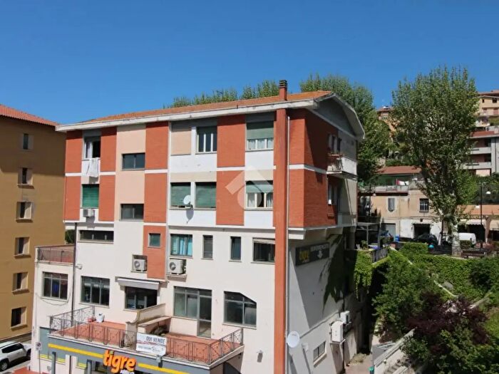 Appartamento quadrilocale in vendita in Viale Giuseppe De Vito, Poggio Mirteto