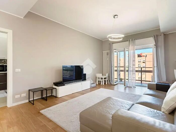 Appartamento trilocale in vendita in Via Marzabotto, Sesto San Giovanni