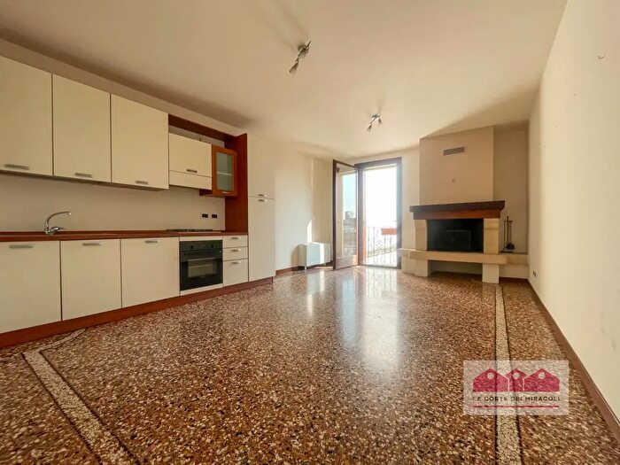 Appartamento quadrilocale in affitto in Corso Fogazzaro, Vicenza