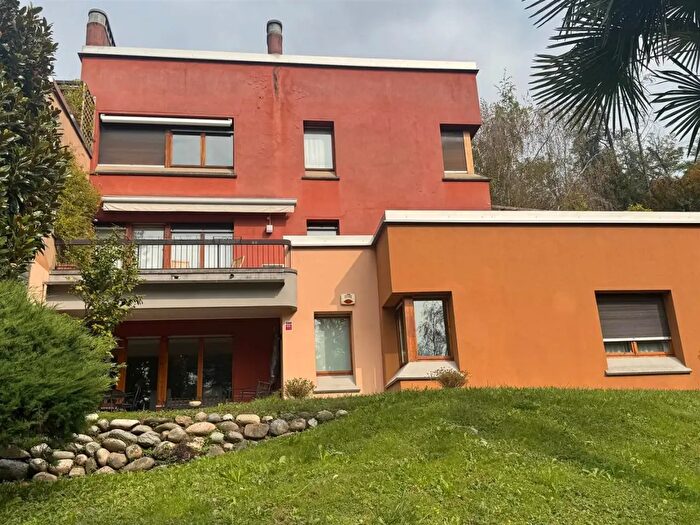 Appartamento con 5 locali in vendita in Via Mazzini, Barzano