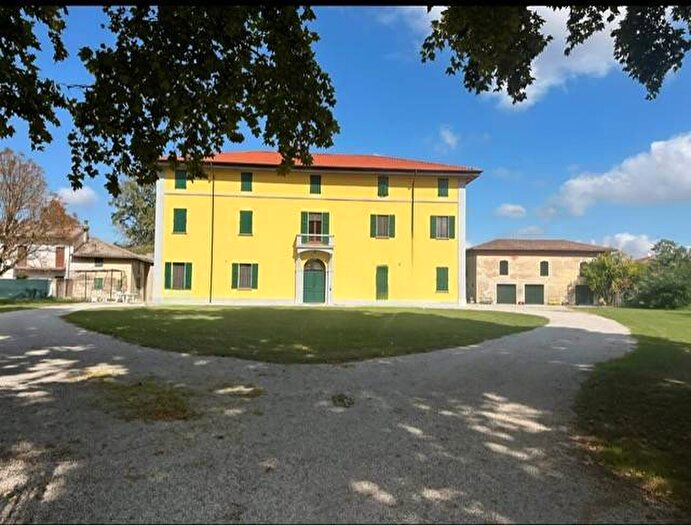 Appartamento quadrilocale in affitto in Via Altedo, San Pietro in Casale