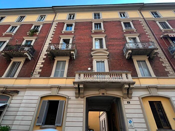 Appartamento bilocale in affitto in Via Giulio Tarra, Centrale, Milano