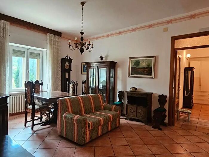 Casa quadrilocale in vendita in San Severino Marche