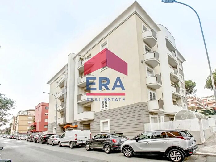 Appartamento trilocale in vendita in Viale Alessandro Manzoni, Pomezia