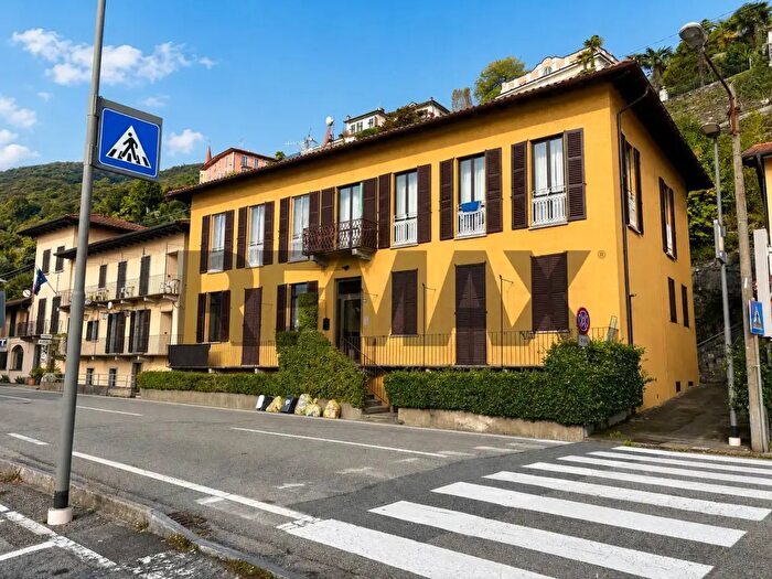 Appartamento trilocale in affitto in Oggebbio