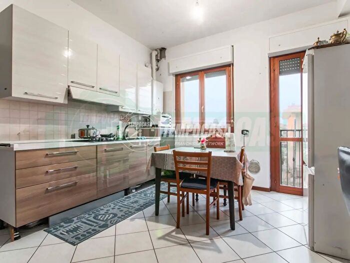 Appartamento trilocale in vendita in Turate