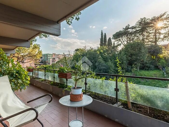 Appartamento con 6 locali in vendita in Roma