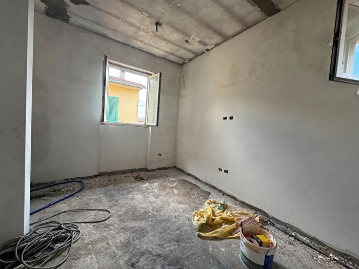 Appartamento trilocale in vendita in Via Giusto dè Menabuoi, Firenze