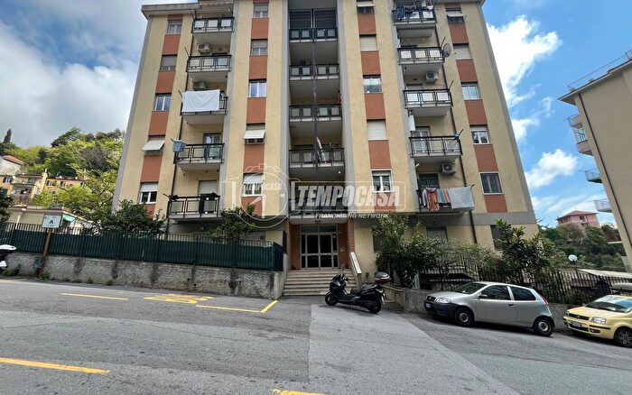 Appartamento quadrilocale in vendita in Via SantAlberto, Genova