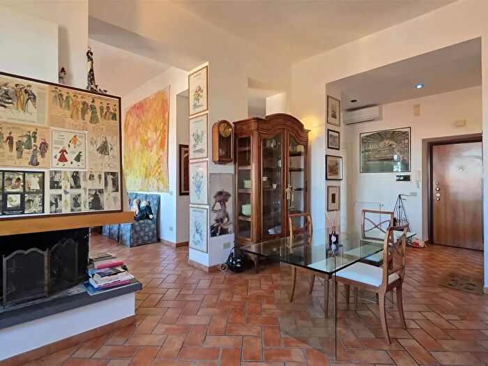 Appartamento trilocale in vendita in Via Monte Asolone, Viterbo