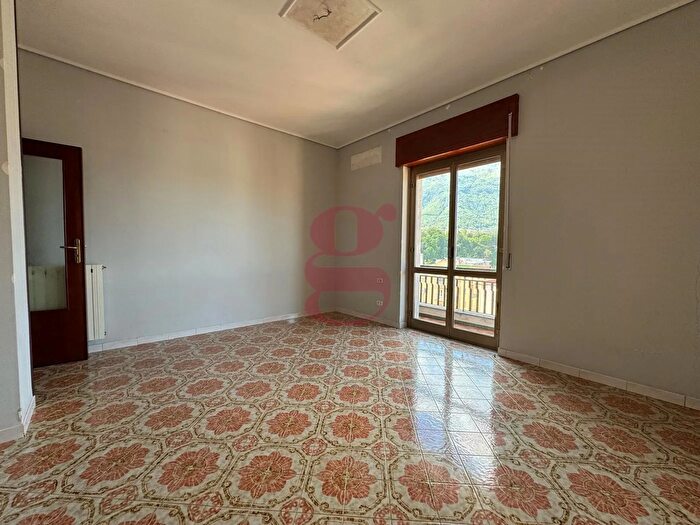 Appartamento con 5 locali in vendita in Via Giuseppe Cosenza, Castellammare Di Stabia