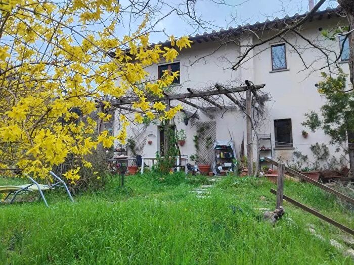 Appartamento con 6 locali in vendita in Vaglia