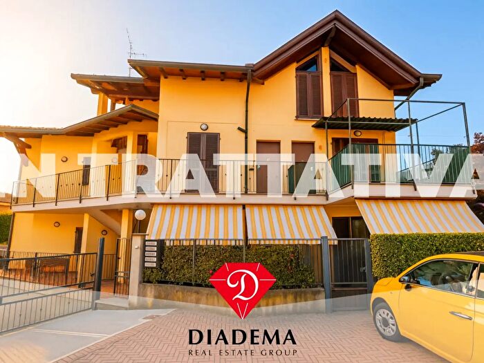 Appartamento trilocale in vendita in Via Monte Piano c, Besnate