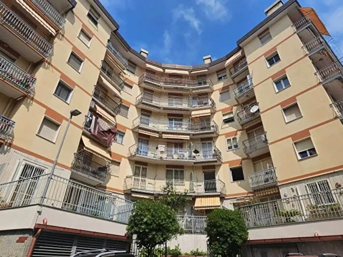 Appartamento quadrilocale in vendita in Via Paolo Toscanelli, Genova
