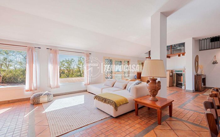 Casa con 6 locali in vendita in Via del Fosso di Fioranello, Roma