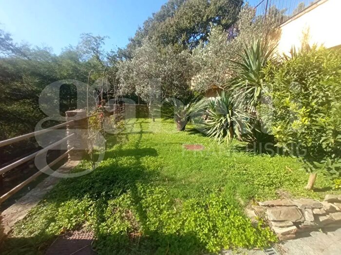 Appartamento trilocale in affitto in Via Gerolamo Craviotto, Varazze