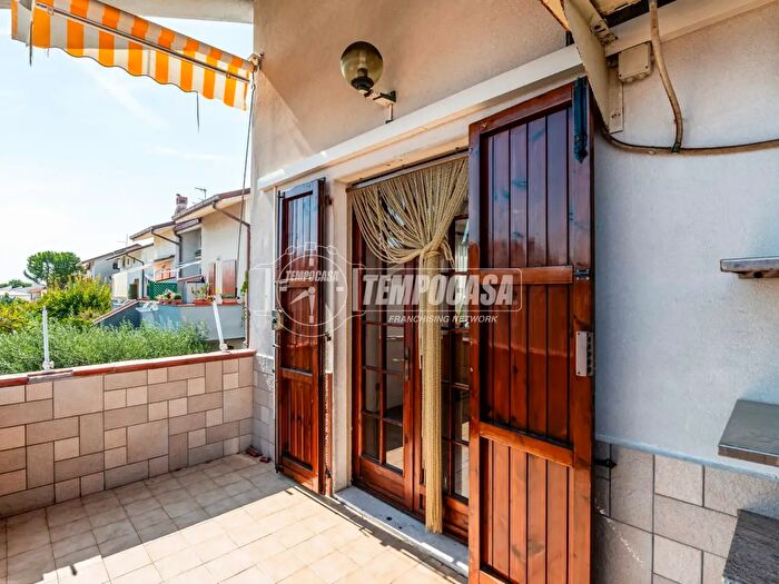 Appartamento trilocale in vendita in Via Sorrento, Numana