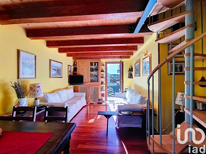 Appartamento trilocale in vendita in Frazione Le Chanet, Doues