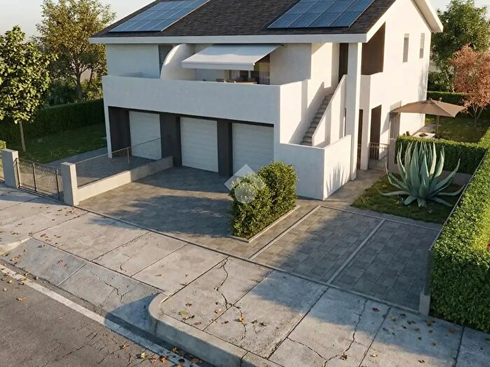 Appartamento trilocale in vendita in Via Michelangelo, Soliera