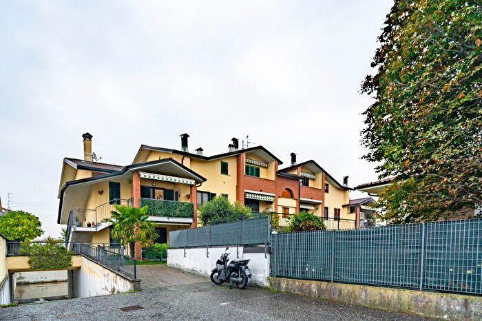 Appartamento bilocale in vendita in Via IV Novembre a, Cerro Maggiore