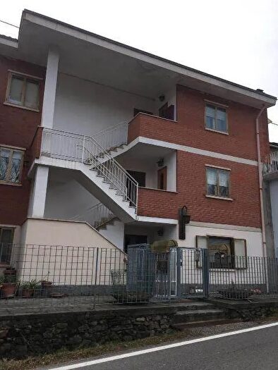 Appartamento con 8 locali in vendita in Borgata Piancera Giaveno, Giaveno