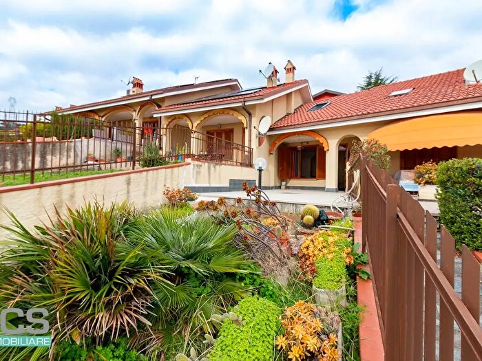 Case in Vendita e in Affitto - 3