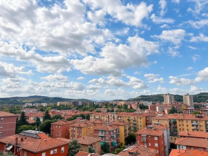 Appartamento trilocale in vendita in Via Bellaria, Bologna