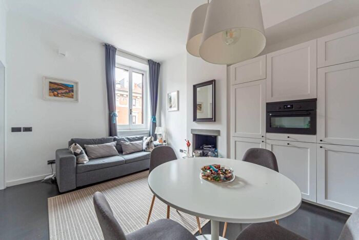 Appartamento bilocale in affitto in Via Dante Milano, Milano