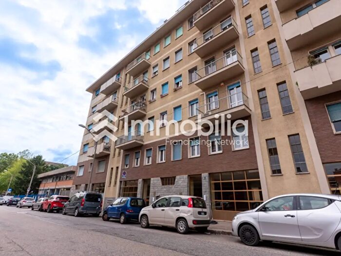 Appartamento trilocale in vendita in Via Monte Novegno, Torino