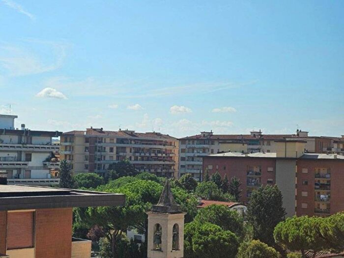 Appartamento trilocale in affitto in Via Alessandro Allori, Novoli, Firenze