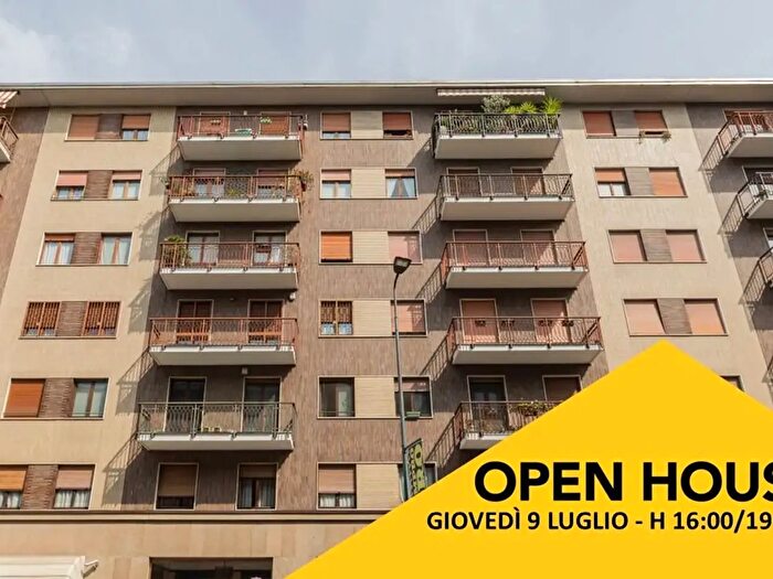 Appartamento trilocale in vendita in Via Pordenone, Milano