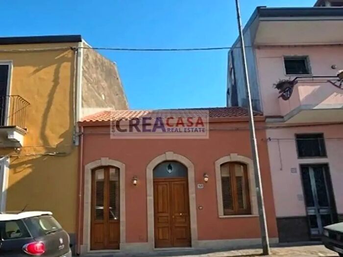 Casa con 8 locali in vendita in Via Roma, Fiumefreddo Di Sicilia