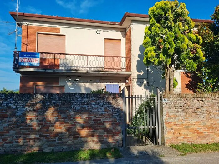 Casa quadrilocale in vendita in Via Capovilla, Noventa Vicentina