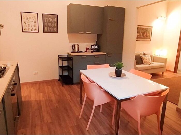 Appartamento quadrilocale in affitto in Corso San Gottardo, Milano