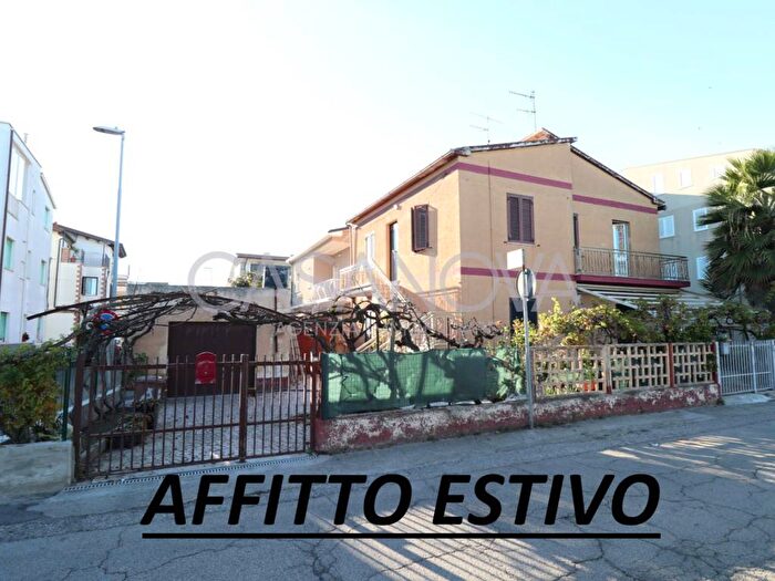 Appartamento quadrilocale in affitto in Lungomare Rodi, Centro, Giulianova