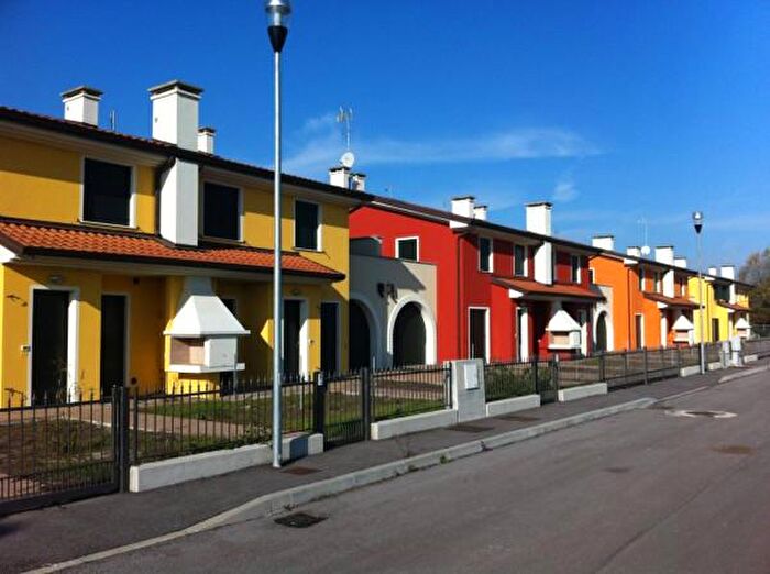 Casa trilocale in vendita in Via Roma, Porto Viro