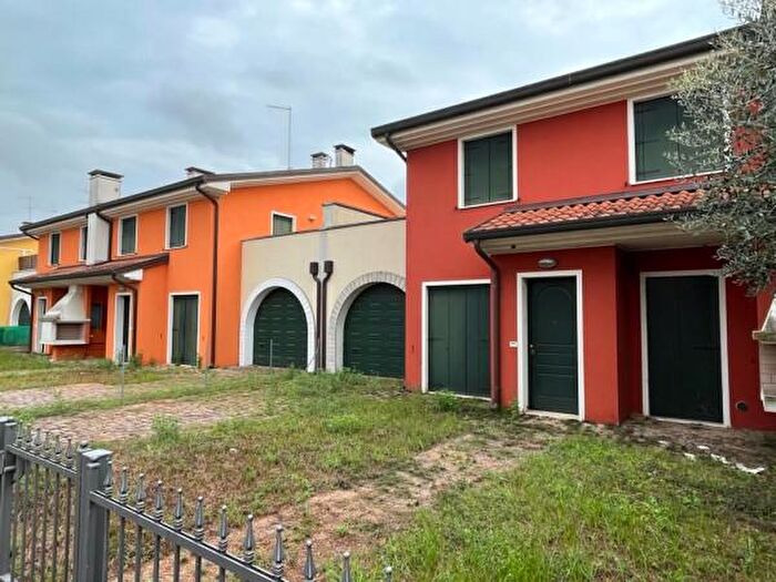 Case in Vendita e in Affitto - 3