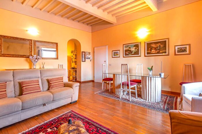 Appartamento con 5 locali in vendita in degli Orafi, Pisa