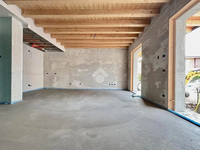 Casa quadrilocale in vendita in Via Coronino, Castegnato