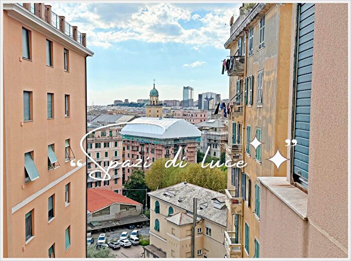 Appartamento con 6 locali in vendita in Via Donaver, Genova