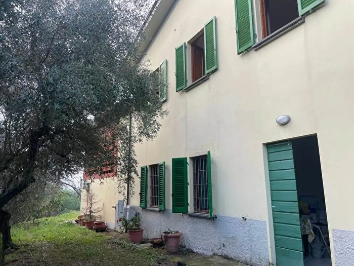 Casa con 9 locali in vendita in Via delle Gavine, Buggiano