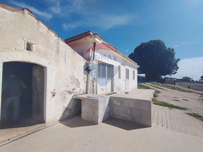 Casa con 8 locali in vendita in Contrada Stinco, Mattinata