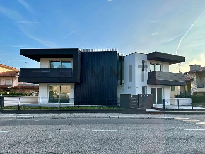 Casa quadrilocale in vendita in Via della Potara, Schio