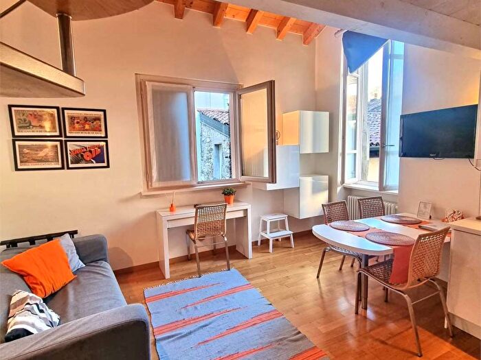 Appartamento bilocale in affitto in Centro Storico, Como