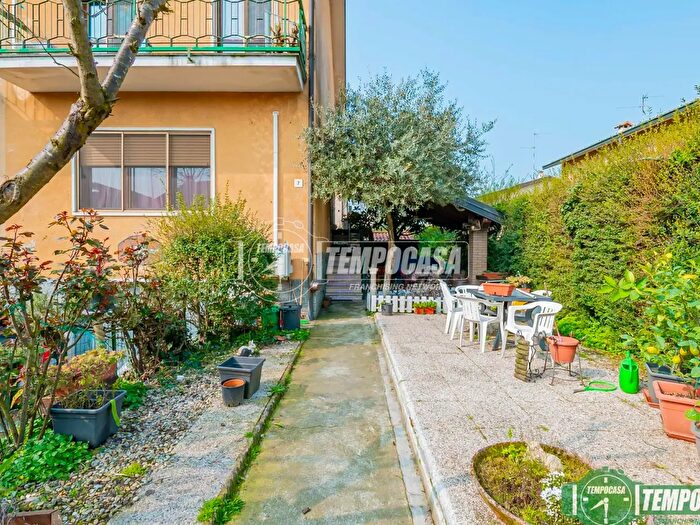 Casa con 5 locali in vendita in Via del Pioppo, Dresano