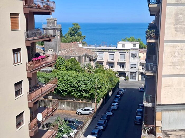 Appartamento bilocale in vendita in Piazza Europa, Acireale