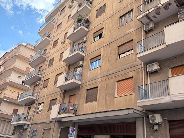 Appartamento trilocale in affitto in Via Luigi Manfredi, Oreto Perez, Palermo